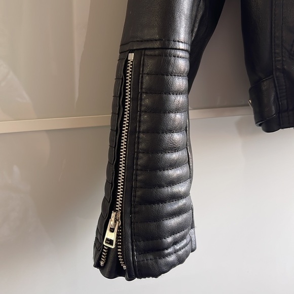 Black top shop Sz 8 faux leather jacket. - Picture 2 of 4